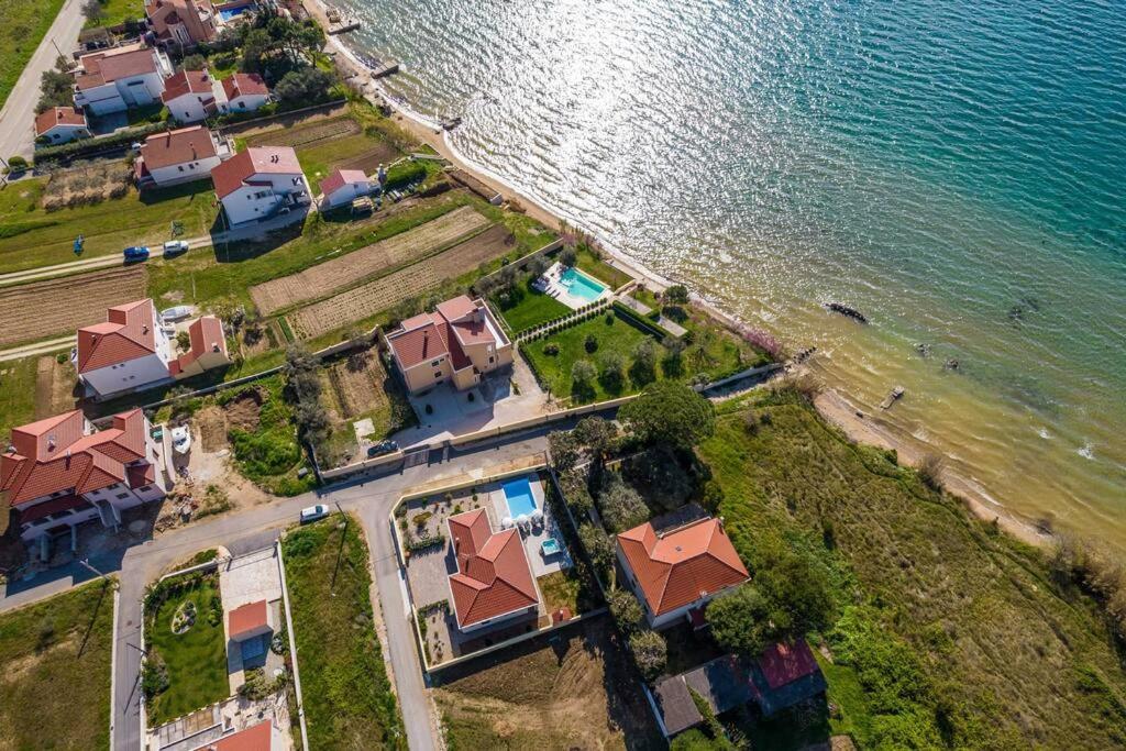 Villa Mattina, With Heated Pool And Jacuzzi Privlaka  Exterior photo